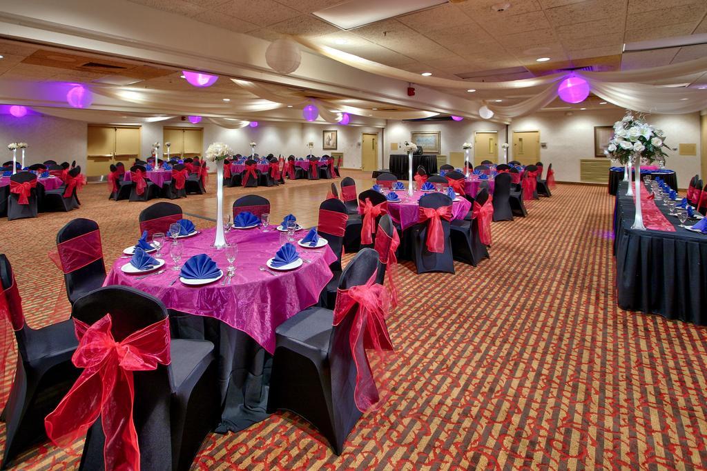 Ramada By Wyndham Albuquerque Midtown Hotel Buitenkant foto