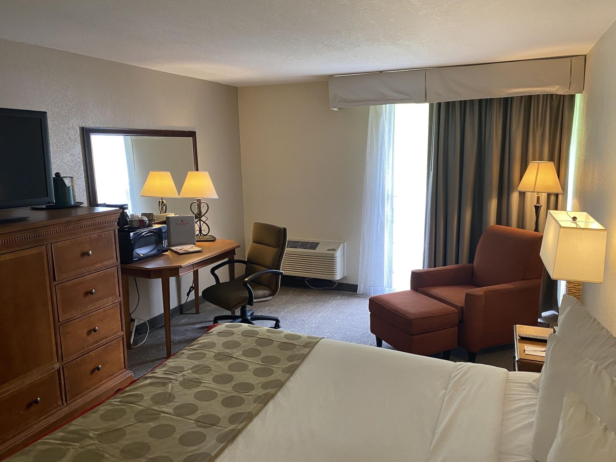 Ramada By Wyndham Albuquerque Midtown Hotel Buitenkant foto