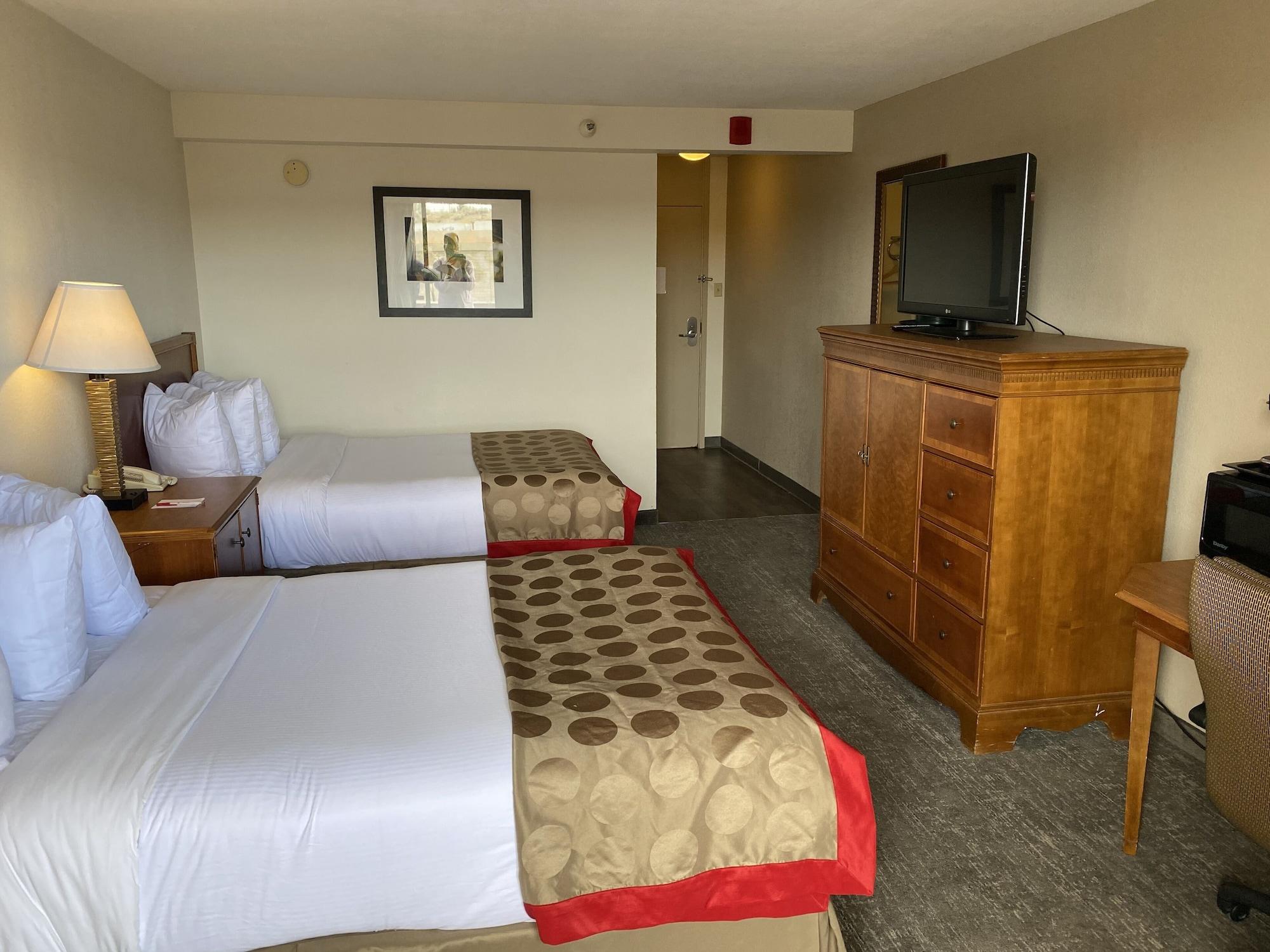 Ramada By Wyndham Albuquerque Midtown Hotel Buitenkant foto