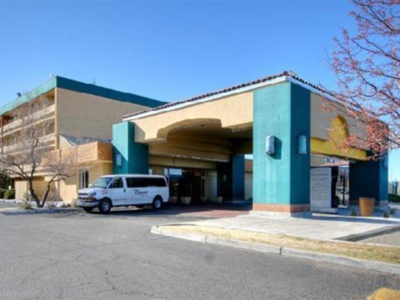 Ramada By Wyndham Albuquerque Midtown Hotel Buitenkant foto