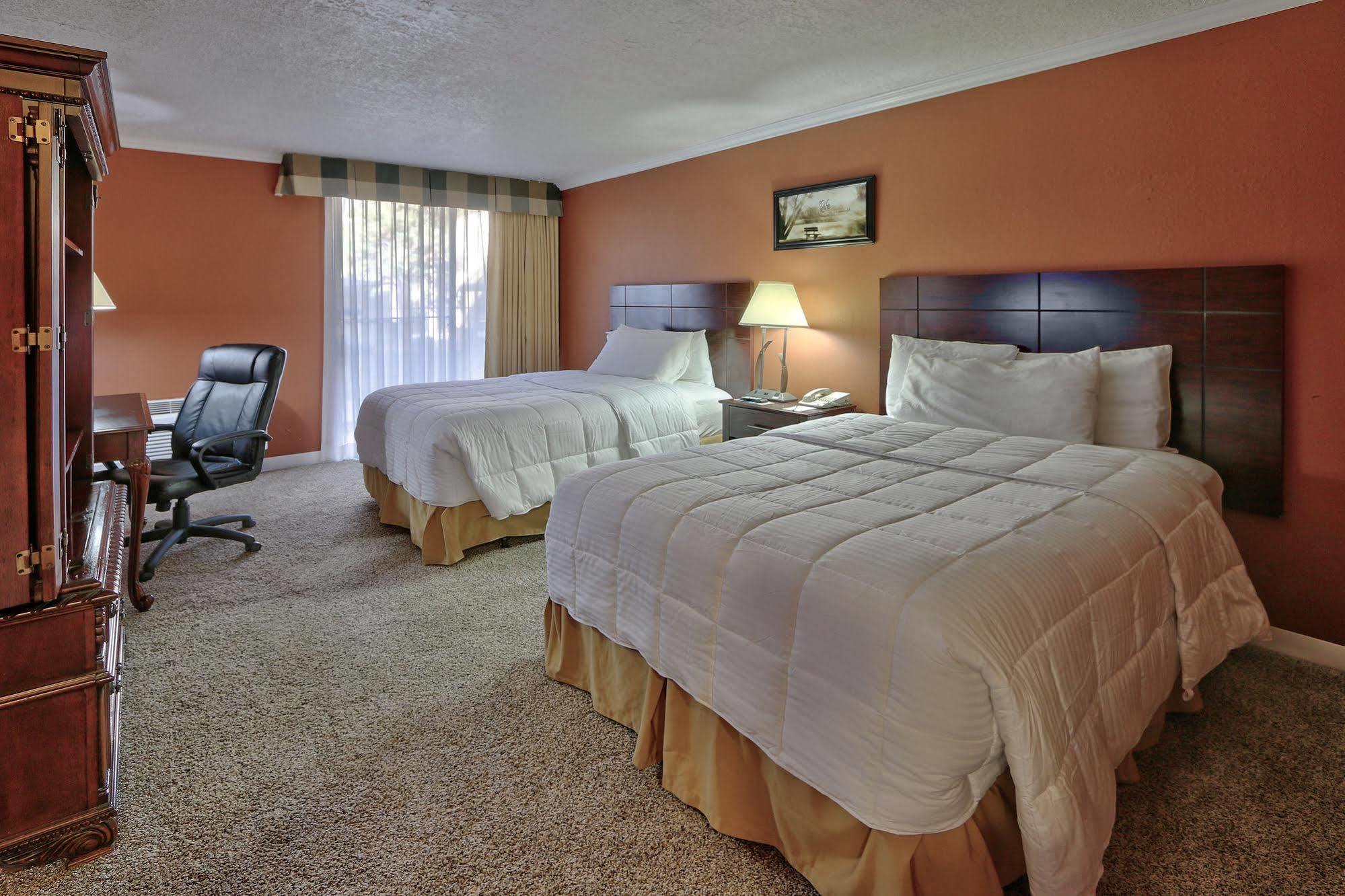 Ramada By Wyndham Albuquerque Midtown Hotel Buitenkant foto